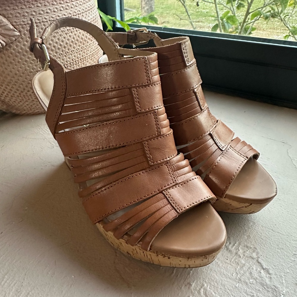 Franco Sarto Sharp Wedge Cognac Leather Woman's Cork Sandal Size 8